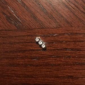 3 Diamonds Keep Collective Charm